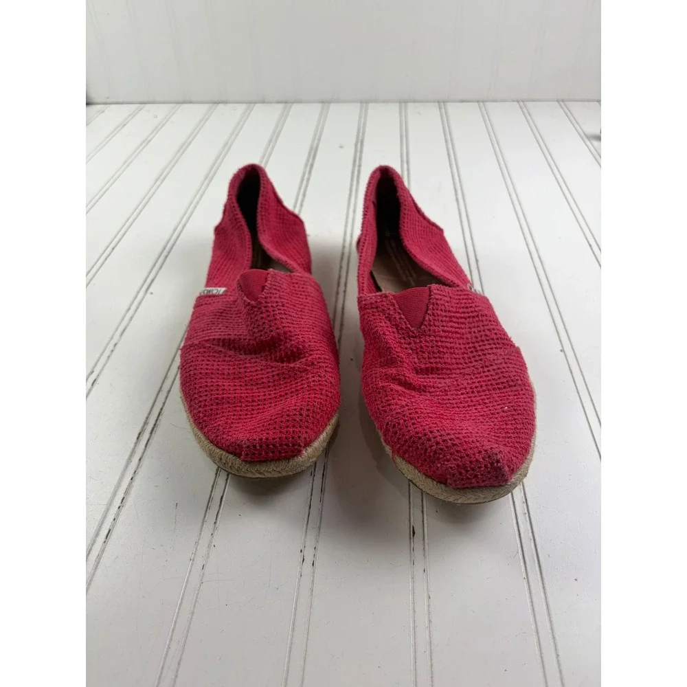 TOMS Fuschia Perforated Crochet Espadrille Slip On Flats Women's Size 8.5